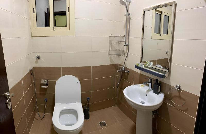 Luxurious 2-Bedroom Apartment in Batha Quraish - image 12