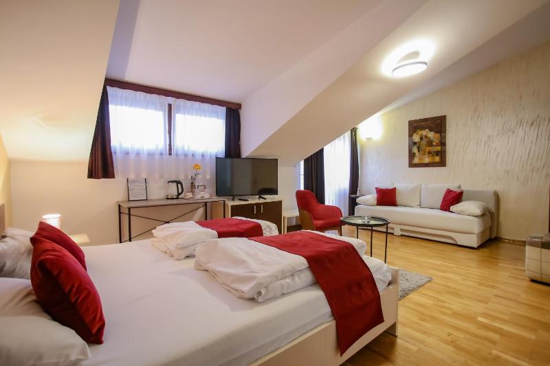 Quadruple Room image 1