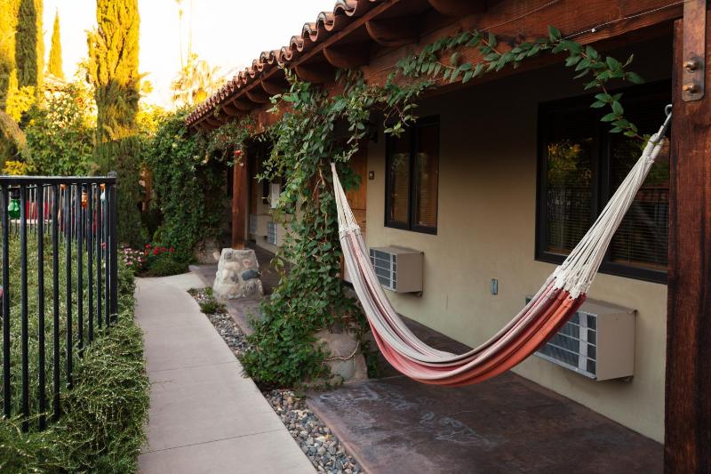 Los Arboles Hotel - image 6