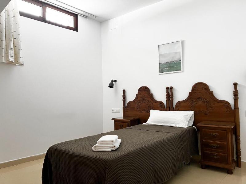 Budget Single Room image 3