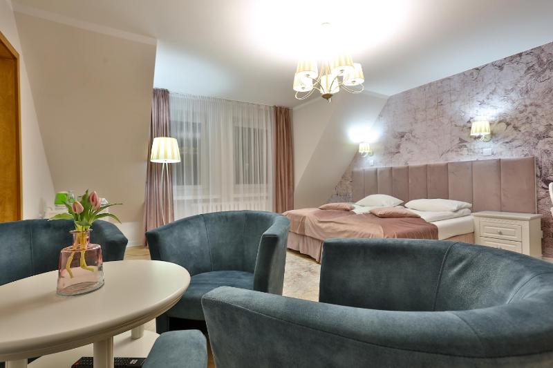 Deluxe Queen Room image 2