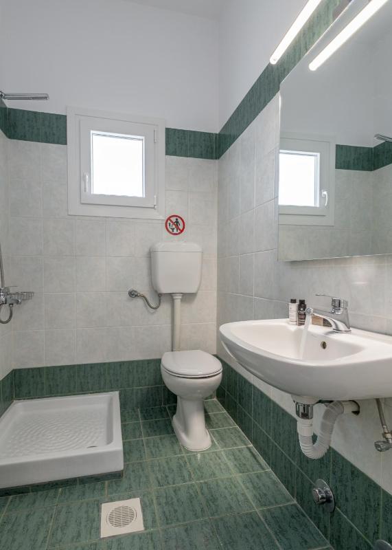 Double Room with Balcony and Sea View image 3