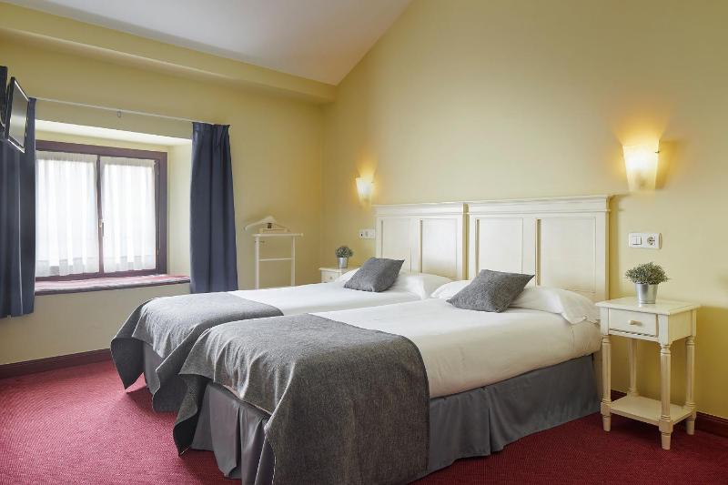 Triple Room image 2