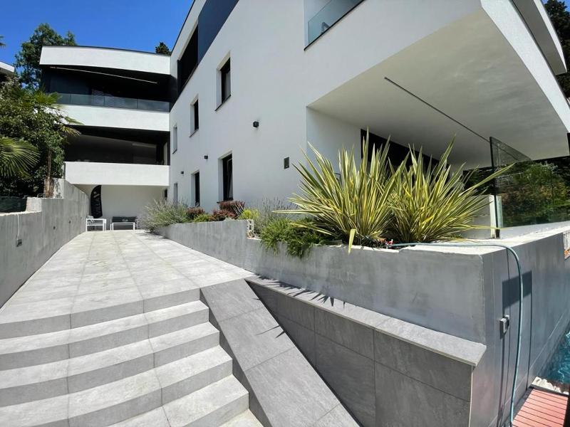 Aparthotel Villa V with heated pool parking and breakfast - image 15