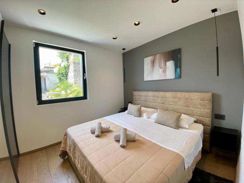 Aparthotel Villa V with heated pool parking and breakfast - image 29