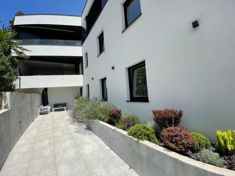 Aparthotel Villa V with heated pool parking and breakfast - image 24