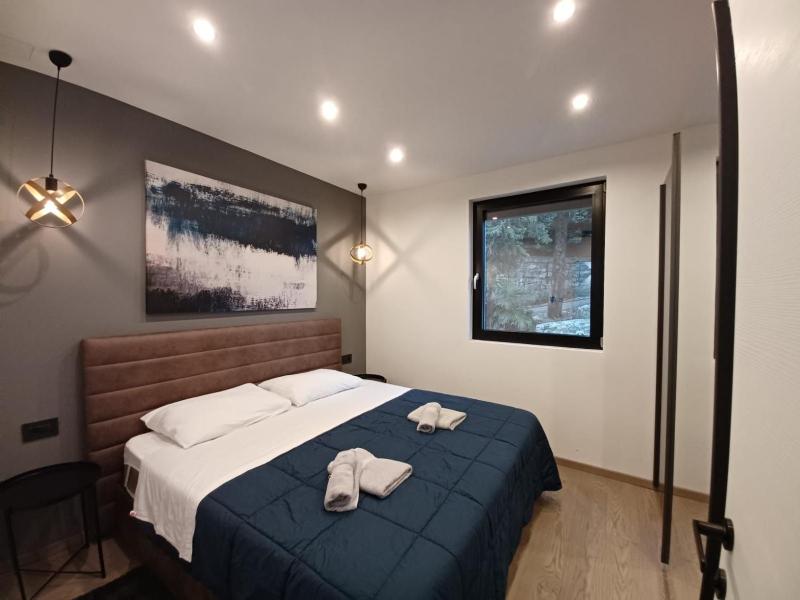 Aparthotel Villa V with heated pool parking and breakfast - image 3