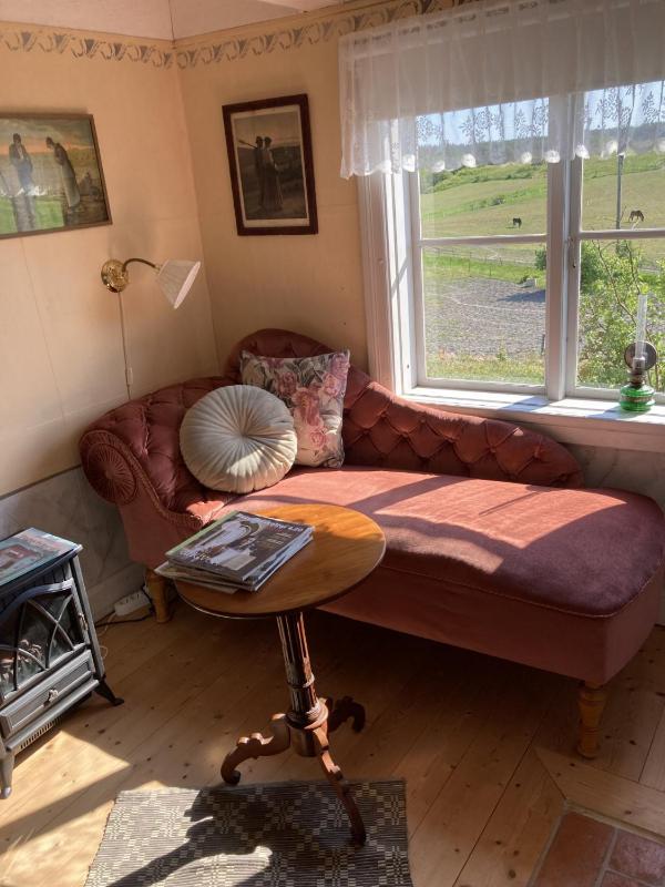 Two-Bedroom House image 2