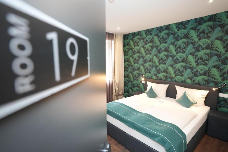 Double Room image 2