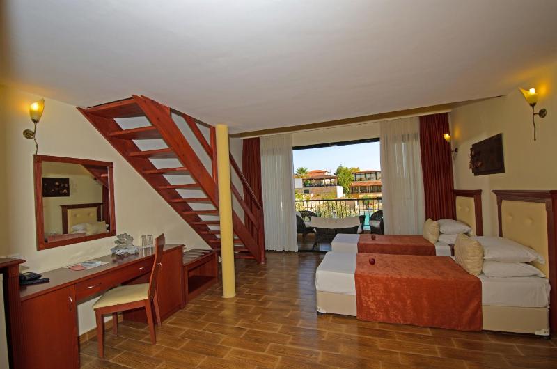 Apartment - Split Level (4 Adults + 1 Child) image 4