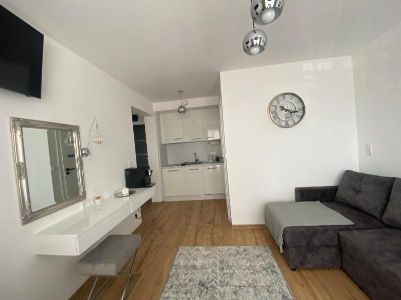 SOLEK Apartamenty hotelowe i pokoje gościnne ze śniadaniem przyjazne zwierzętom wyjątkowe z widokiem na Jezioro Jamno i w bardzo bliskiej odległości od morza - image 38