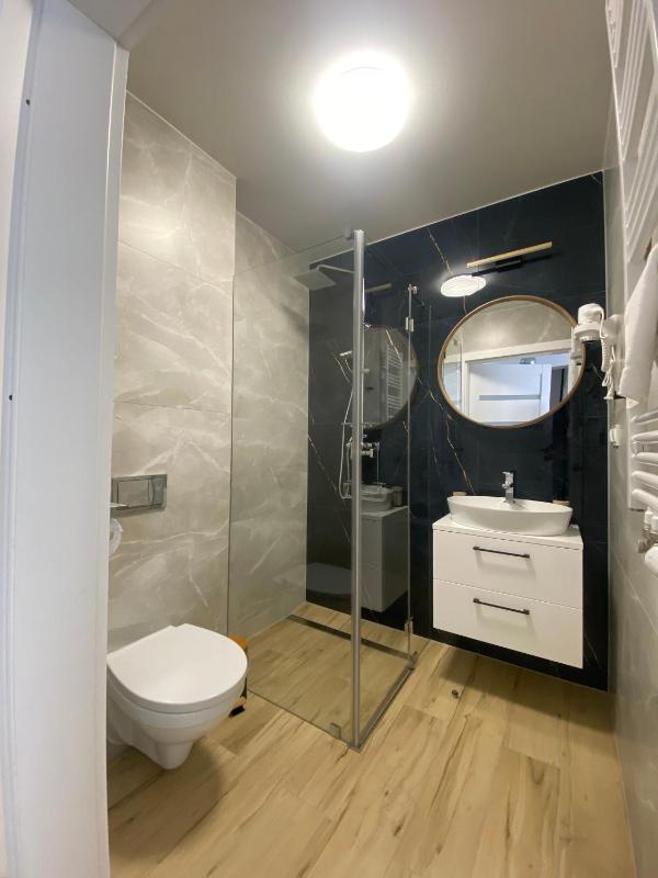 SOLEK Apartamenty hotelowe i pokoje gościnne ze śniadaniem przyjazne zwierzętom wyjątkowe z widokiem na Jezioro Jamno i w bardzo bliskiej odległości od morza - image 24