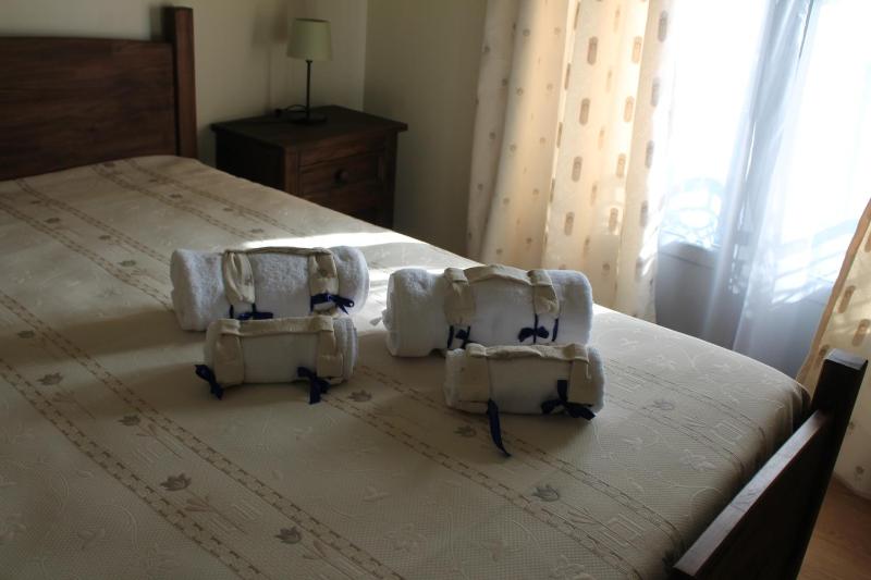 Double Room with Balcony image 3