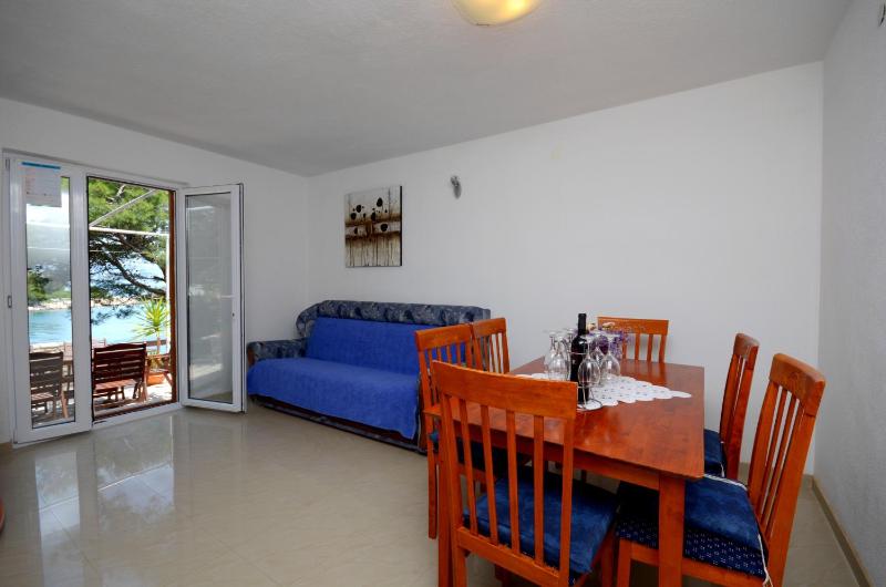 Two-Bedroom Apartment with Terrace and Sea View image 3