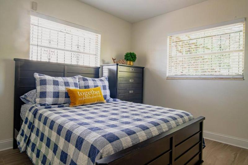 Cozy 3Bdr home in the heart of Tampa - image 9