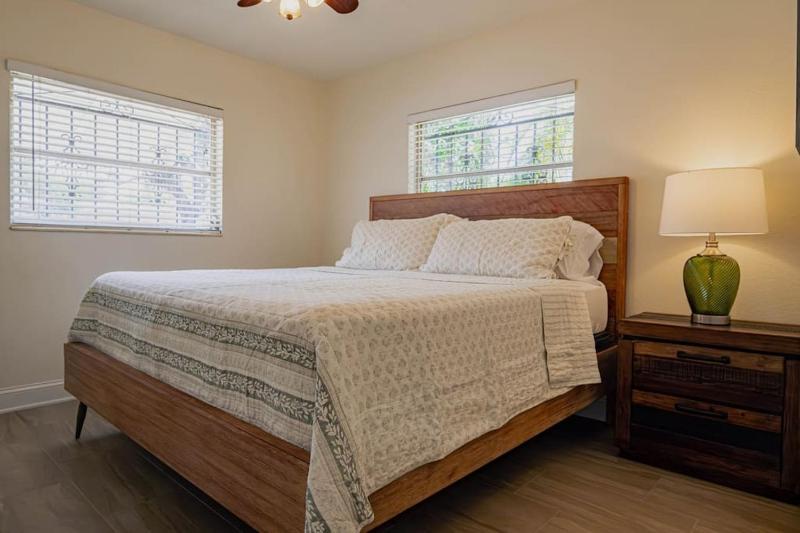 Cozy 3Bdr home in the heart of Tampa - image 18