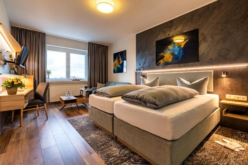 Comfort Triple Room image 1
