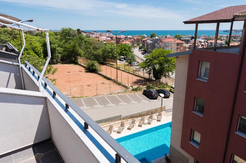 One-Bedroom Apartment with Balcony image 4