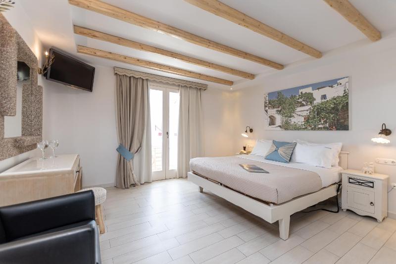 Double or Twin Room with Garden View image 3