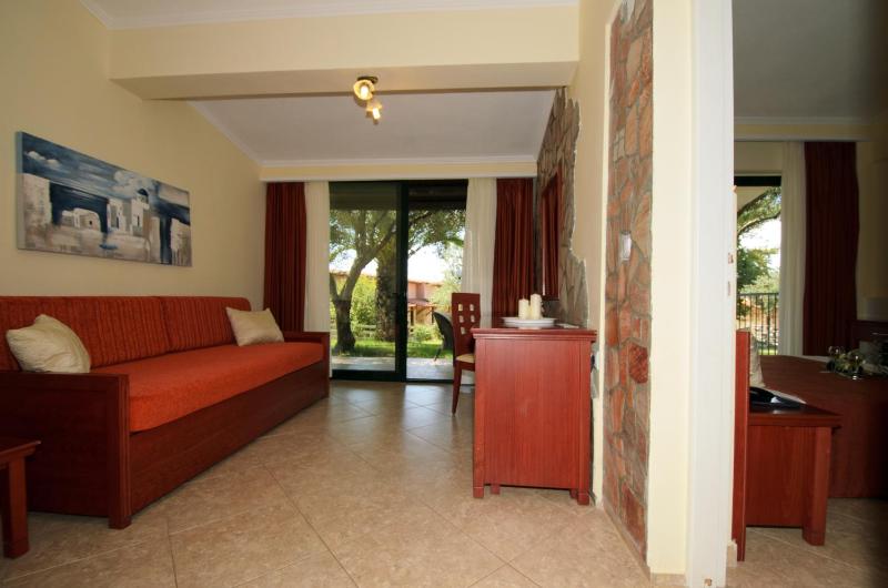 Apartment (4 Adults + 1 Child) image 3