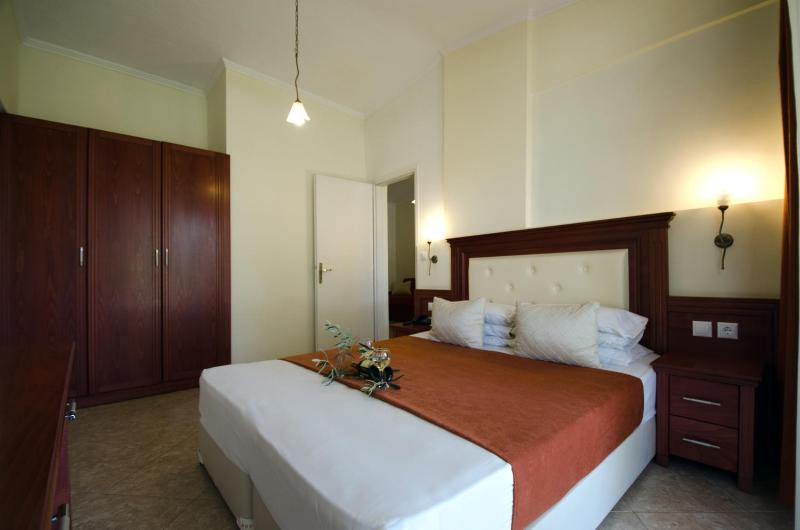 Apartment (4 Adults + 1 Child) image 1