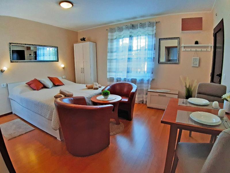 Apartments Zrinka - image 24