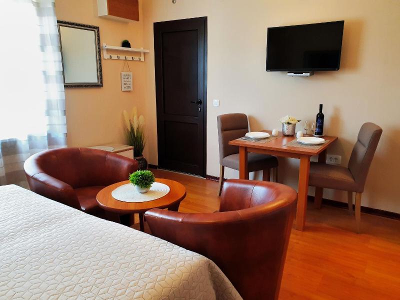 Apartments Zrinka - image 3