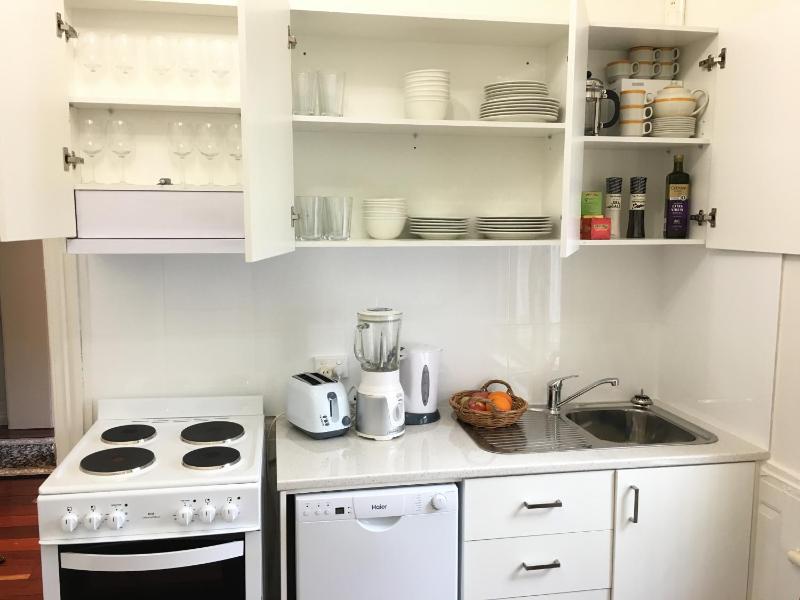 Charming Federation style home minutes from CBD - image 2