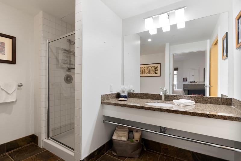 Unequalled Ski in Out Location Next to Gondola Sundial 2BR Pool Hot tubs Condo Nast Winner C107 - image 20