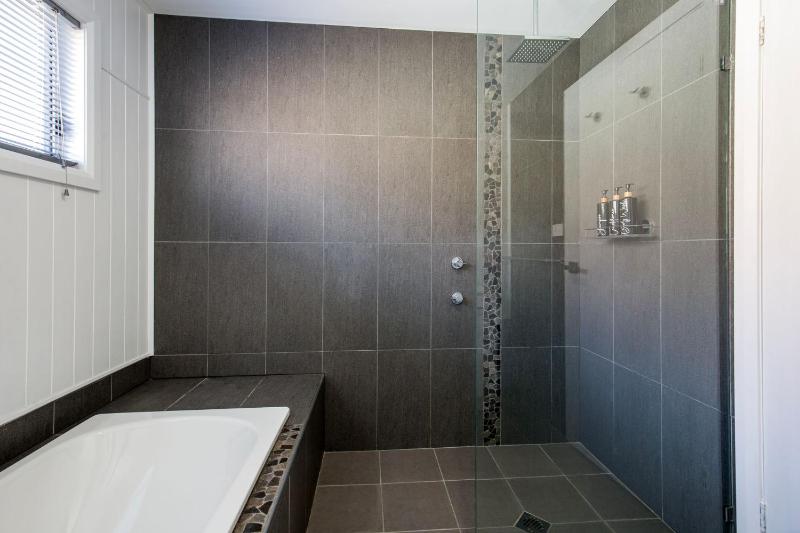 The Anchor - Pet Friendly - 5 Mins Walk to Beach - EV Charging - image 42