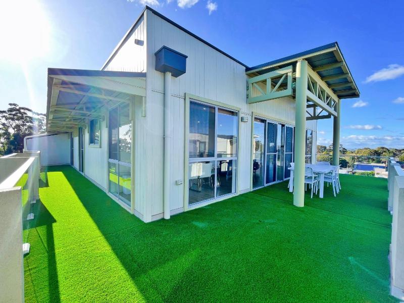 Phillip Island Towers - image 10