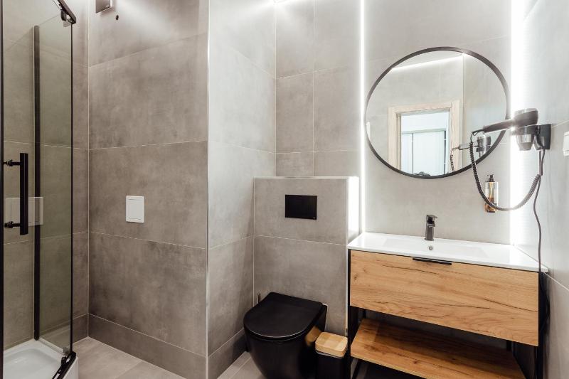 Double or Twin Room with Balcony image 3
