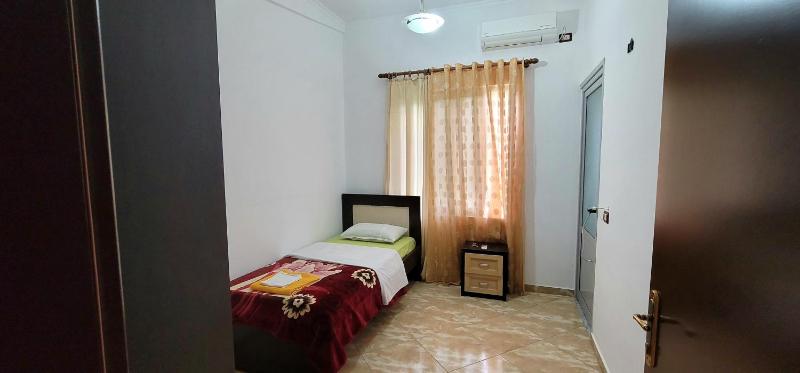 Budget Single Room image 4