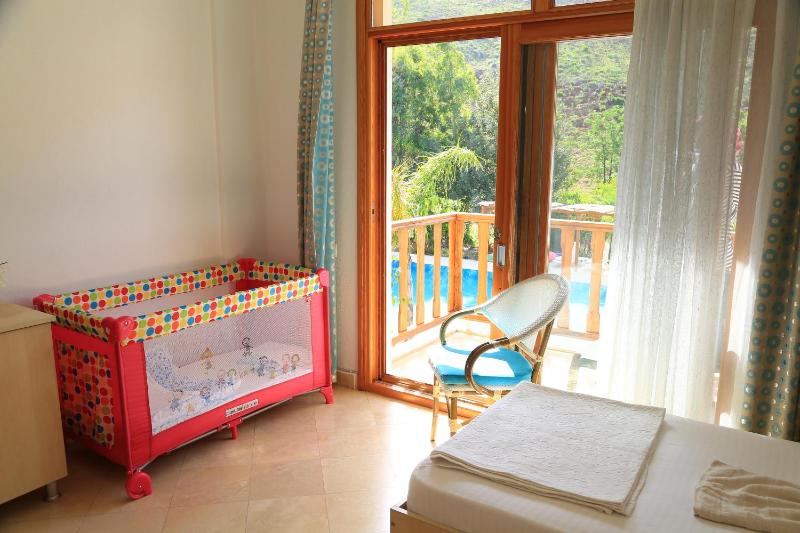 Family Room (2 Adults + 2 Children) image 1
