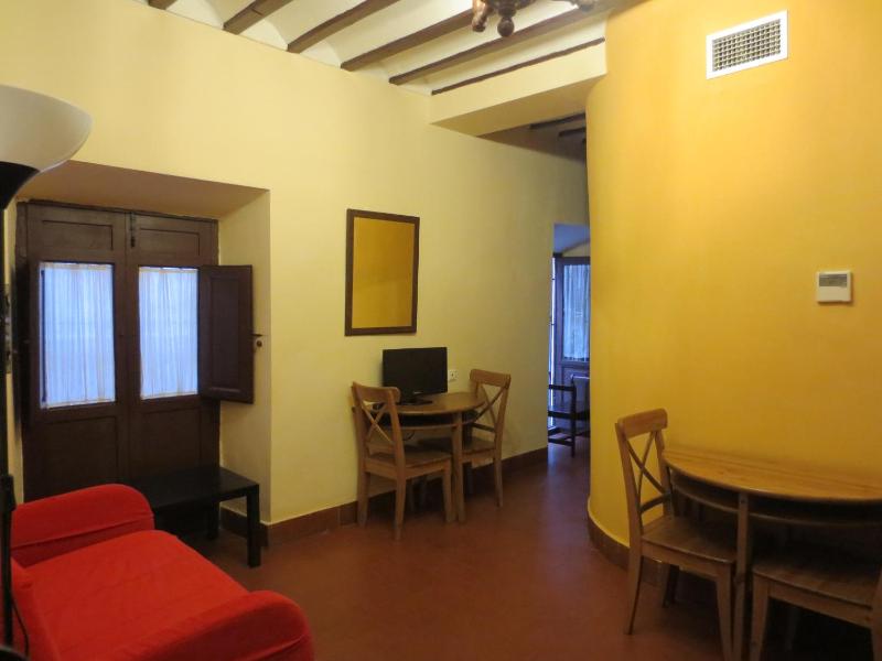 Twin Room image 3