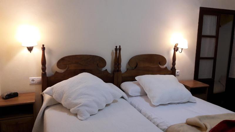 Twin Room image 2