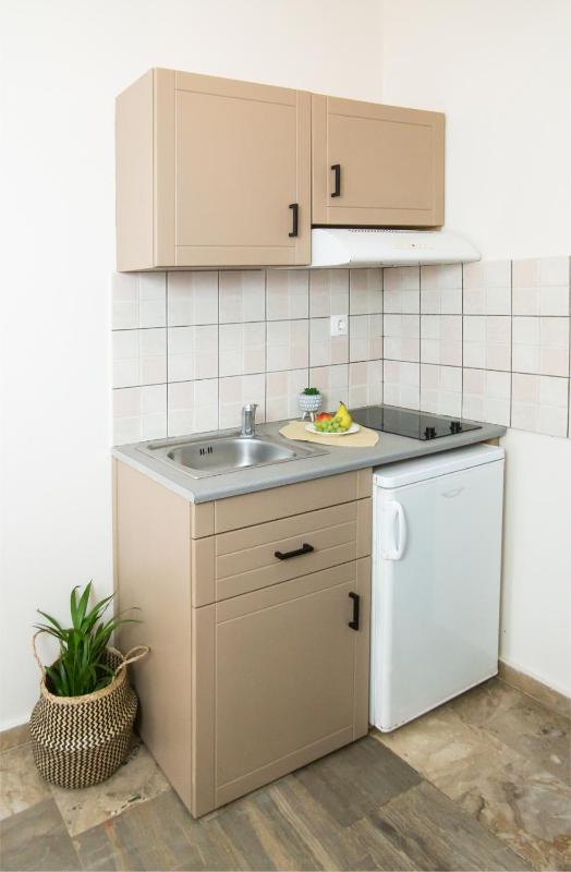 Studio with Sea View (2 Adults) image 4