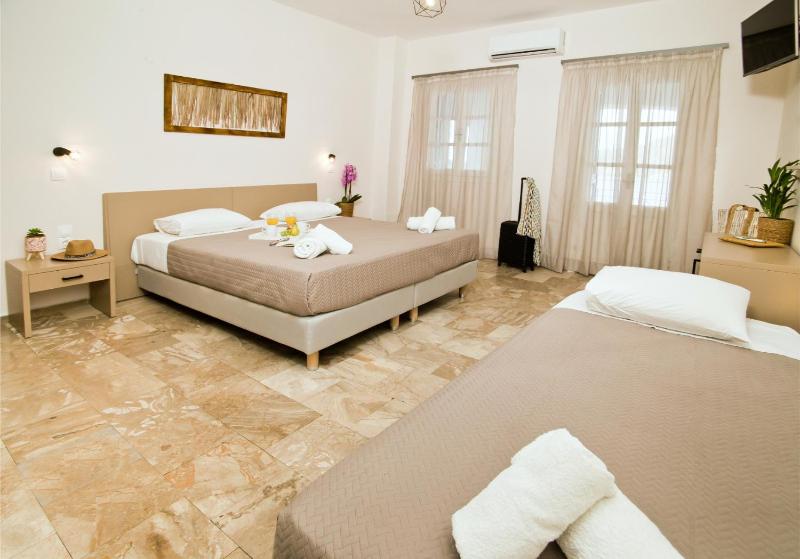 Studio with Sea View (3 Adults) image 2