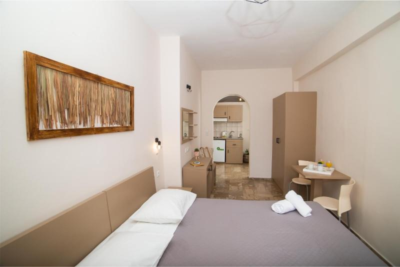 Studio with Partial Sea View (2 Adults) image 2