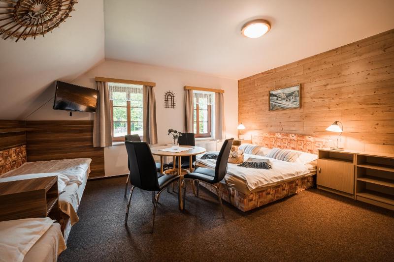 Quadruple Room image 3