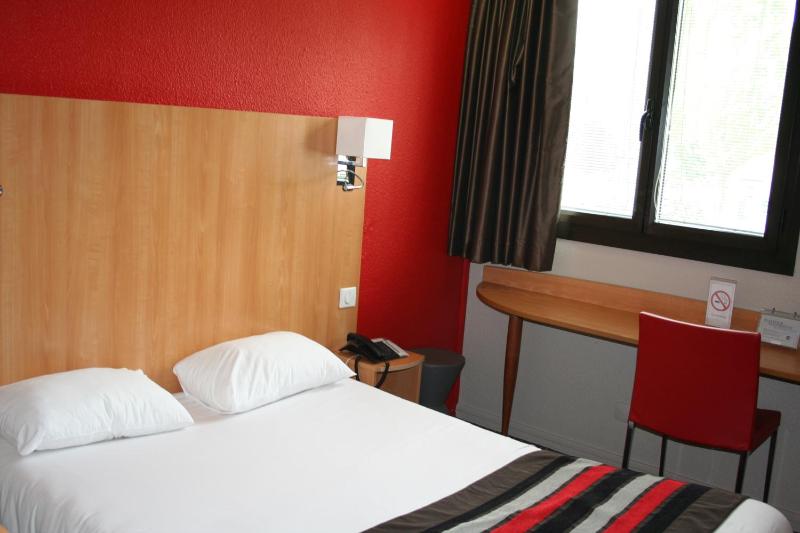 Standard Single Room image 2