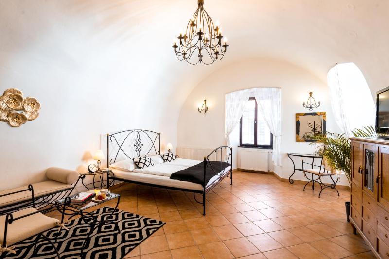 Superior Suite image 1