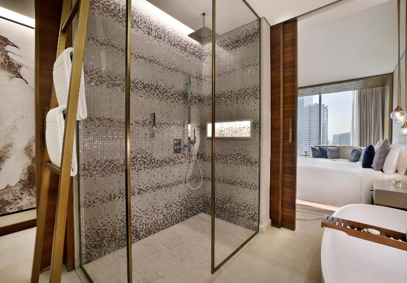 Deluxe Double Room with Two Double Beds and Canal View including Signature St. Regis Butler Service image 3