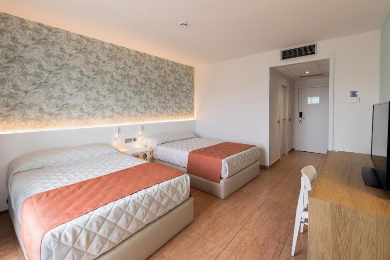 Standard Double Room with view (2 adults) image 3