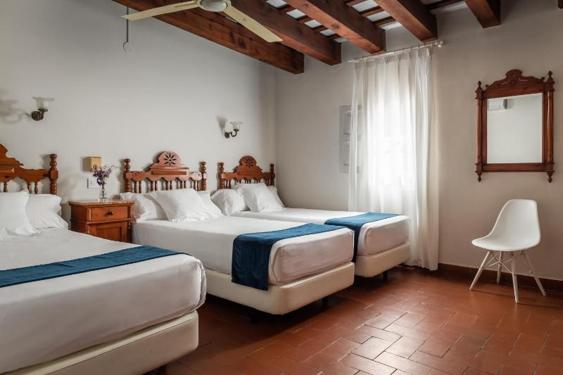 Triple Room (3 Adults) image 3