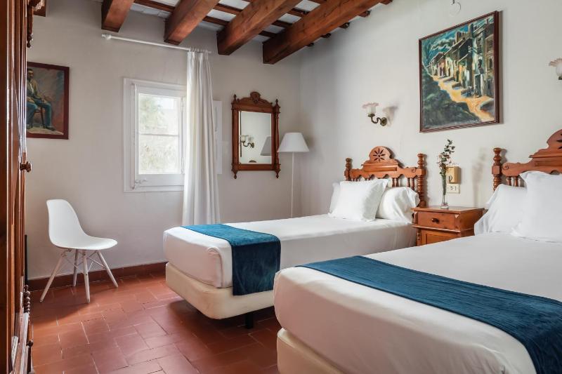 Triple Room (3 Adults) image 4