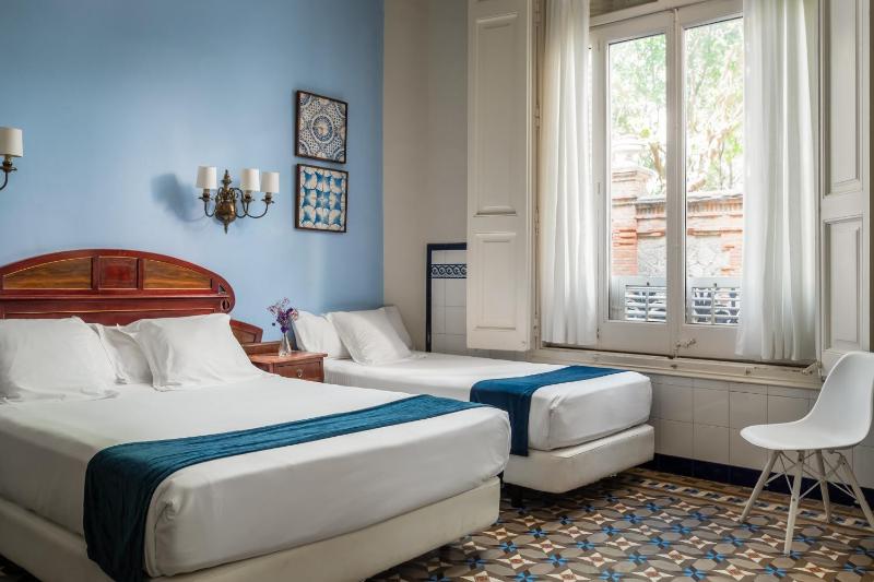 Triple Room (3 Adults) image 1