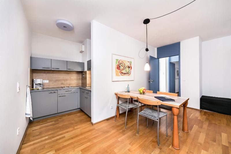 Executive Apartment image 4