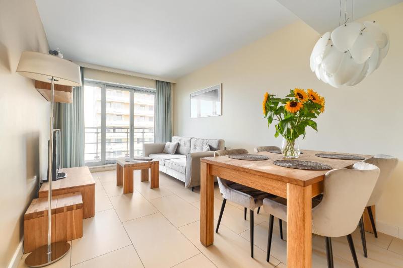 Apartment with Sea View image 2