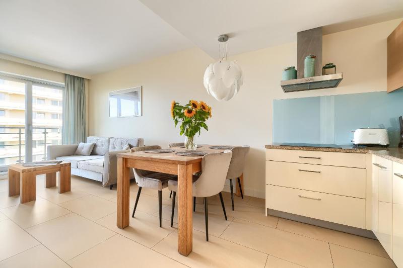 Apartment with Sea View image 3